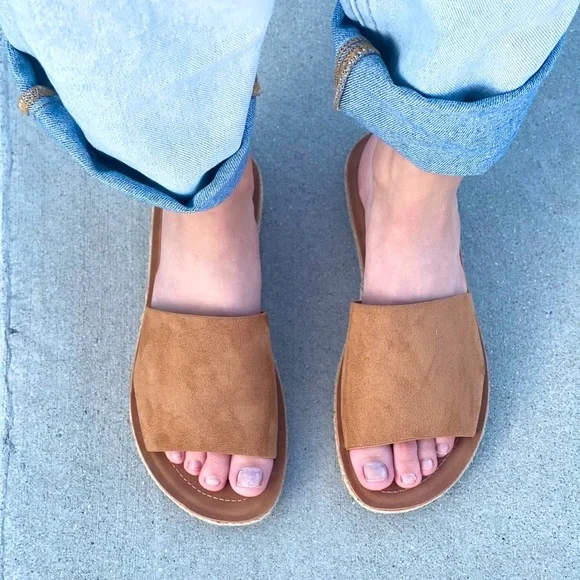 Tan espadrille slip on sandal - Picture 5 of 7